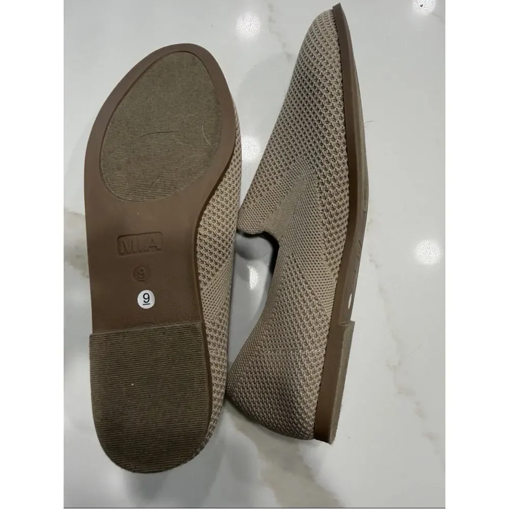 MIA knit sandals Size 9